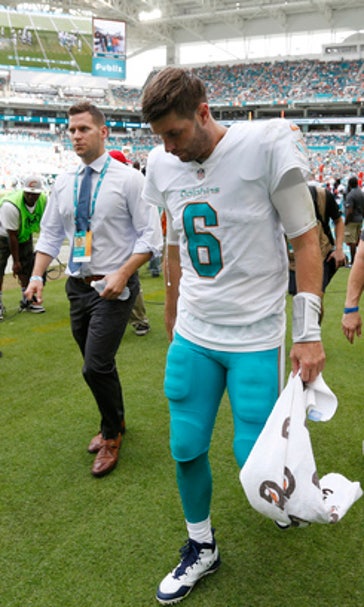 AP source: Dolphins' Cutler is believed to have cracked rib